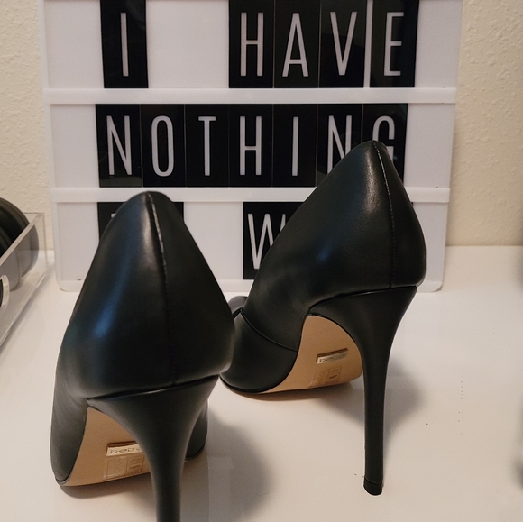 bebe pumps (new) - Picture 2 of 5